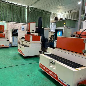 Thiết kế chế tạo khuôn